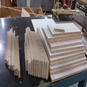 칠레파인(뉴질랜드소나무) Solid&nbsp;&nbsp;18mm&nbsp;&nbsp;백색(일반1면)&nbsp;&nbsp;3mm&nbsp;&nbsp;