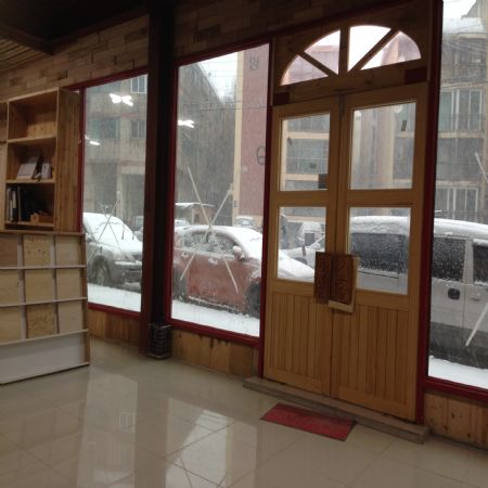 공장 어느 한곳도 철천지의 DIY 정신이 스며들지 않은곳이 없습니다.