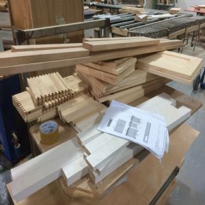 싱크대 ( 상부장1600 mm * 800 mm * 310 mm 하부장2883 mm * 700 mm * 570 mm)(소나무문짝)(0 mm)(내부장 백색)