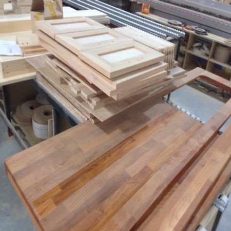 모두에게 도움이 되는 회사가 되기 위해 건강한 철천지가 되야 겠습니다.