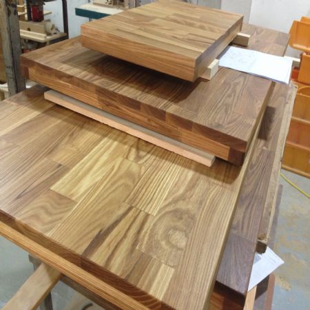 집꾸미기에 대한 관심이 고급 자재에 대한 요청이 늘고 있습니다.