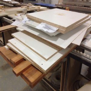 싱크대 ( 하부장1600 mm * 700 mm * 570 mm)(UV백색)(0 mm)(내부장 오크색)