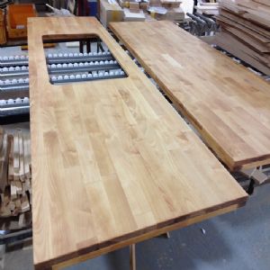 싱크대 ( 하부장3200 mm * 700 mm * 570 mm)(소나무문짝)(128mm)(내부장 오크색)