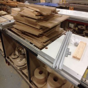 싱크대 ( 하부장600 mm * 700 mm * 570 mm)(UV백색)(0 mm)(내부장 오크색)