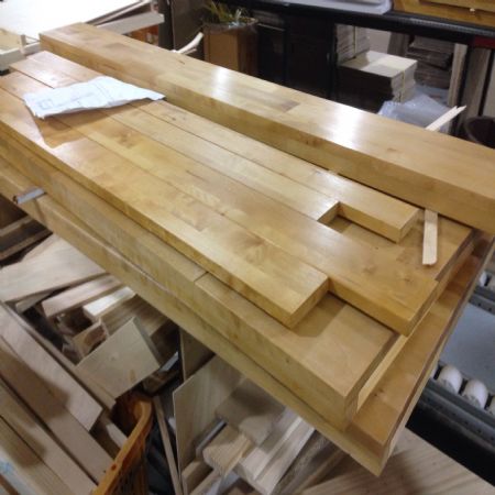 철천지는 재단판매와 주문가구를 병행 하고 있습니다.