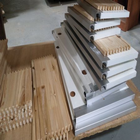 세찬 폭풍우 후에 맑은 하늘을 생각 하며 견디시기 바랍니다.