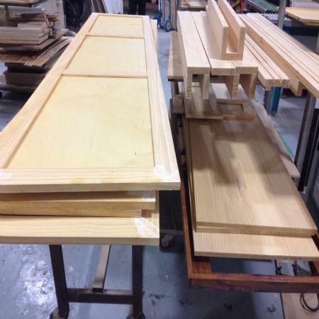 철천지 전시장에 실물을 볼수 있는 싱크대가 전시되어 있습니다.