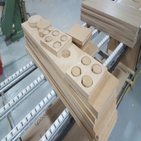 재미있고 의미 있는 작업들을 철천지 사람들은 하고 있습니다.