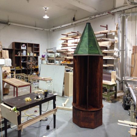 다양한 색상들로 완성품을 제작하고 있습니다.