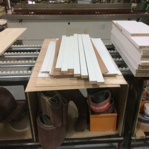 싱크대 ( 상부장2504 mm * 800 mm * 310 mm 하부장3984 mm * 700 mm * 600 mm)(UV백색)(내부장 백색)