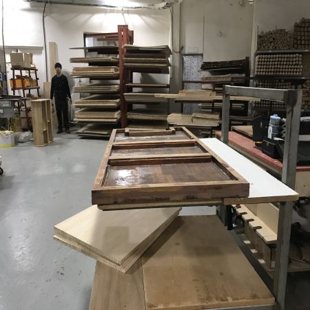 최고급 싱크대는 서랍도 소나무와 자작합판이 사용 됩니다.