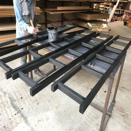 절약을 미덕으로 권면하던 철천지의 고객들은 건강하리라 믿습니다.