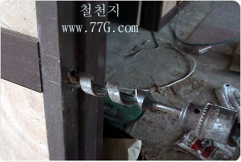 방문용 실린더(잠금장치) 장착법(3) 문틀에 홈파기 방법 (동영상)
