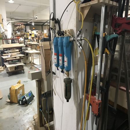 작은틈으로 세상을 보는 오만을 버려야 겠습니다.