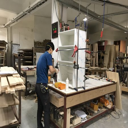 목공소인데 왜 이름이 철천지 인가요?