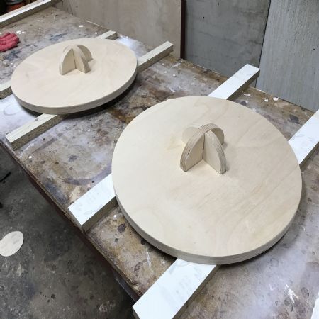 특이한걸 만들다 보니 동네에선 목공소로 더 유명 합니다.