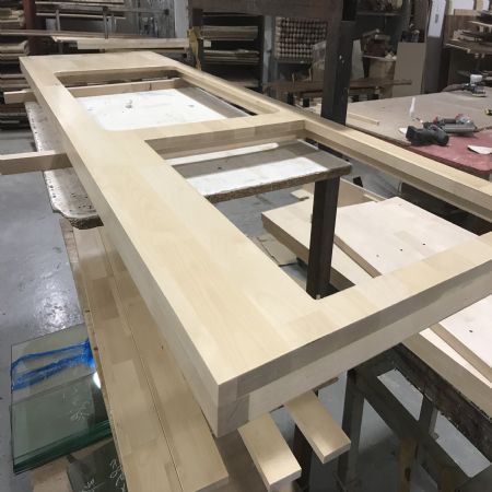 원목 싱크대 상판 칠이 한번더 업그레이드 되었습니다.