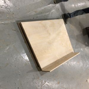 각도 조절 가능한 매대 입니다.