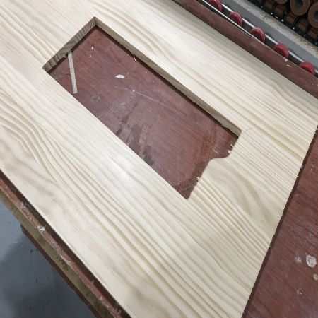 싱거 미싱 4432용 원목미싱책상 입니다.