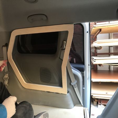 최초 인터넷 목공소는 세상 없는 작품들을 만드는 곳입니다.