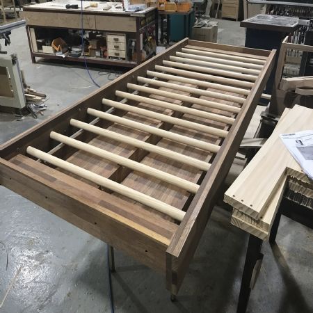 경사조절이 가능한 어린이 원목 운동기구입니다.