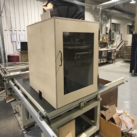 기계용 방진 방음 박스 케이스를 제작하고 있습니다.