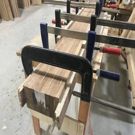 창의성을 바탕으로한 대체될수 없는 일들을 찾아서 합니다.