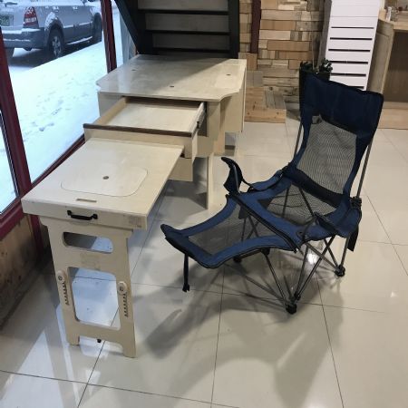 전시장에 캠핑 박스를 샘플로 만들어 두었습니다.