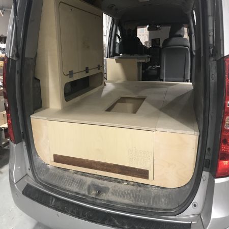 최대한 심플함과 실용을 유지한 작품을 제작 합니다.