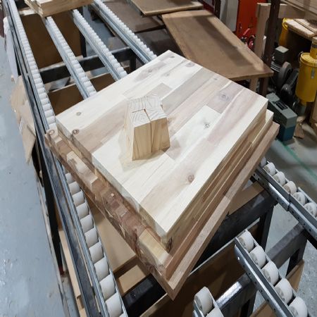 제품을 받으신 분들의 감사 인사부터 시작한 하루 였습니다.