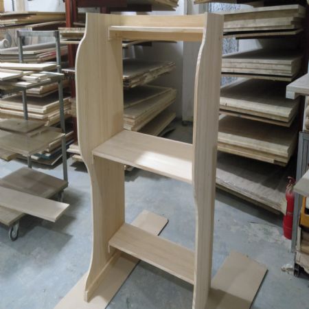 앞뒤가 맞지 않는 정서적인 교육을 받아 자라온 세대가 있습니다.