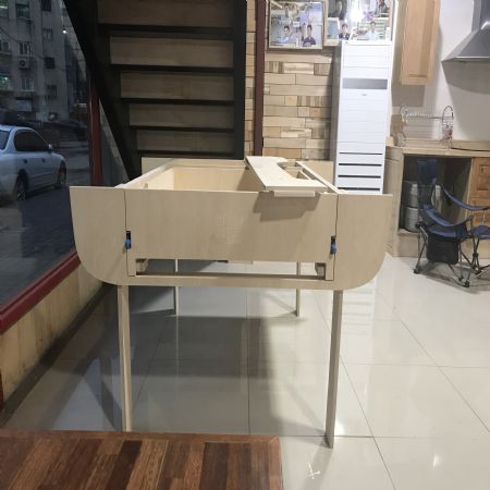 웃는 모습을 형상으로 제작된 최고급 차박용 캠핑 침상이 행복을 가져다 드립니다.