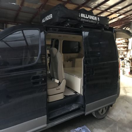 루프텐트를 장착하면 진정한 5인승 5인취침 캠핑카가 됩니다.