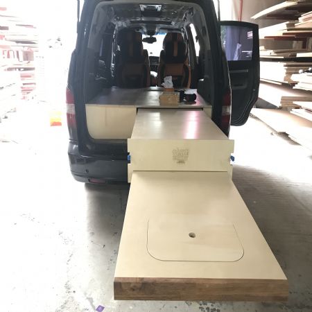 로디우스 4인승 캠핑카 개발중 입니다.