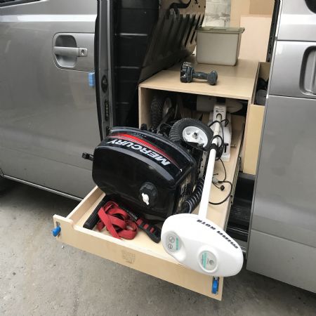 저희 작품은 참 주인을 만나면 더욱 빛을 발합니다