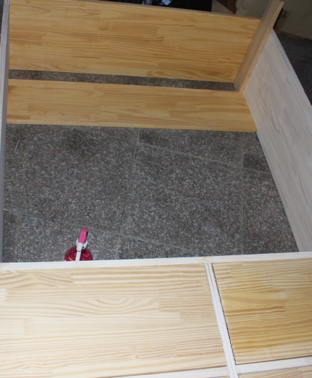 철천지 무빙테이블,나무벤치,수납형 벤치 만들었습니다.