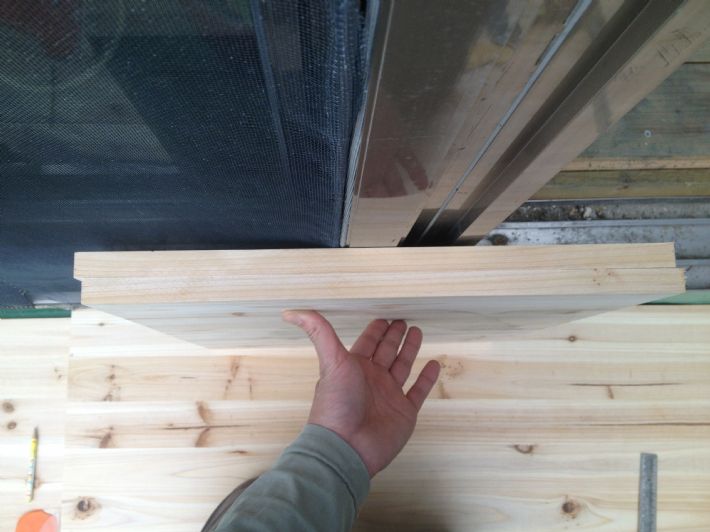 8월21일 토요일 작업모습입니다. 타공 목재와..원목 의자를