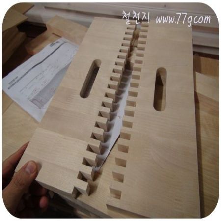 가죽의자덮개,아일랜드식탁,소마큐브,파스텔원목,커피수납장,겔러리문,스툴의자