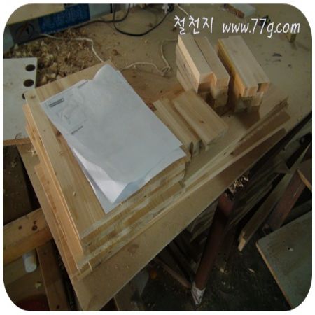 이층침대,베이직콘솔,철없는의자,원목까치발,유로책상,원목거실장,약장,싱크대상판