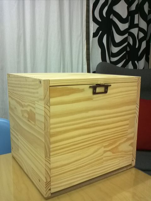 집성목으로만든 사물함