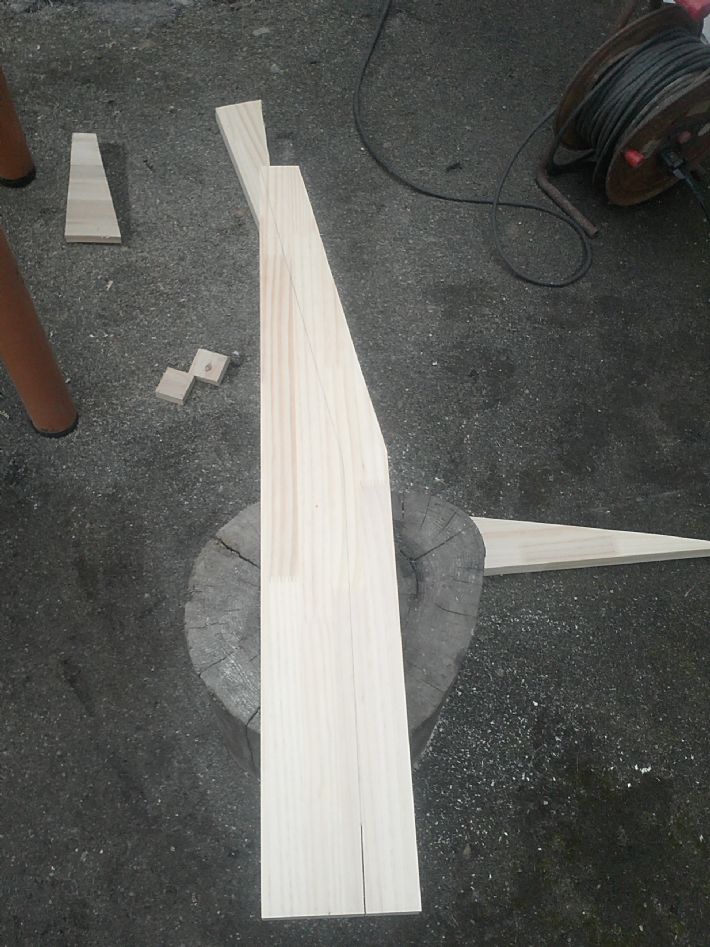 소나무 30mm로 의자만들기에 도전해봤습니다.