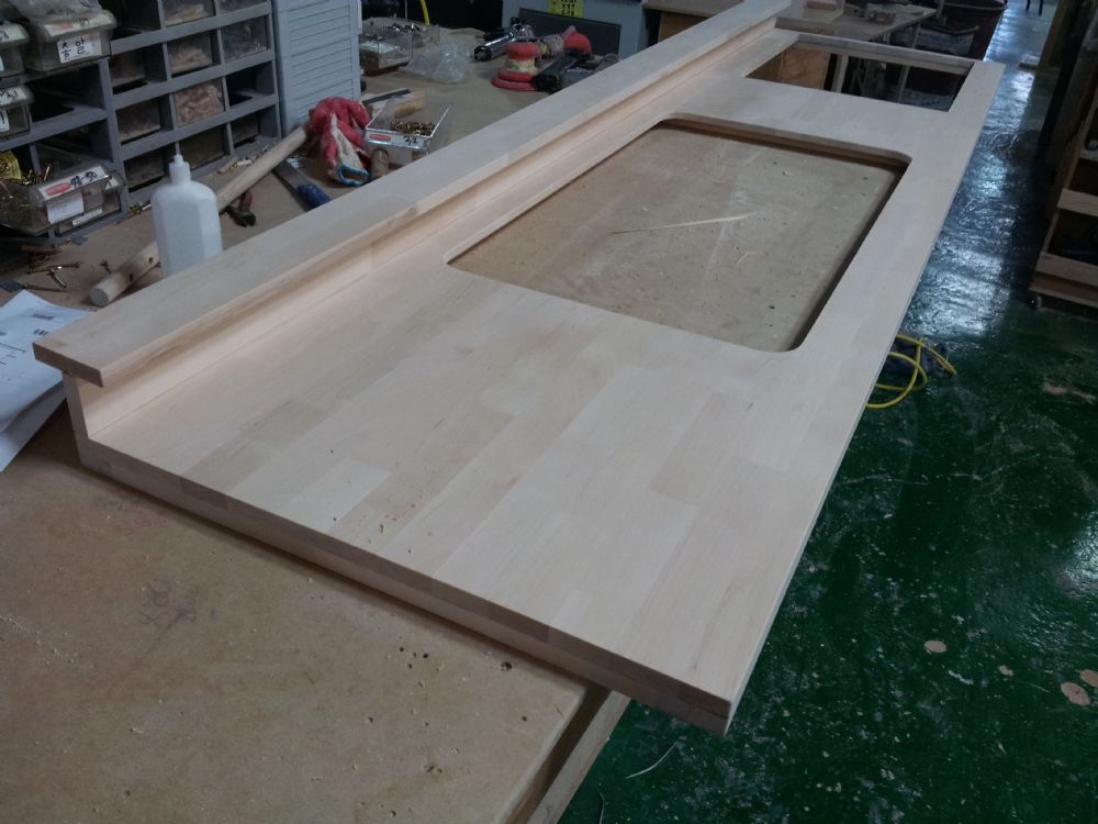 싱크대상판 원목(특수목) 36mm(뒷턱포함,싱크볼 별매)(자작나무) (2250*36*600)(샌딩)(1개)