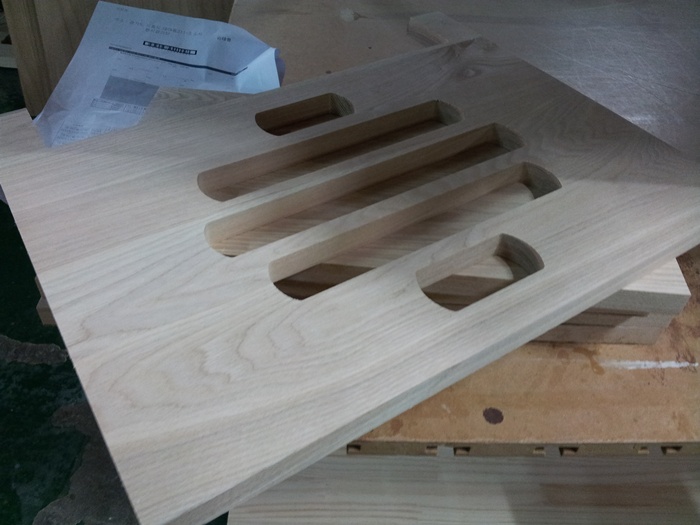 날씨가 무덥습니다. 가만히 앉아 있어도 땀이 주룩 흘러 내립니다.