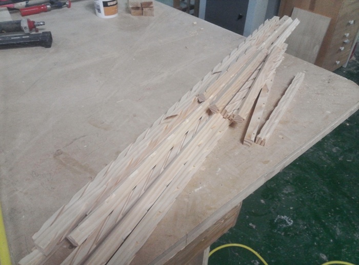 목재팀 공간확보를 위해 정리 정돈 작업이 있었습니다.