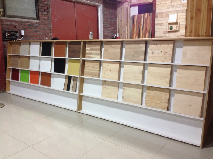 전시장에 목재 샘플판을 제작 했습니다.