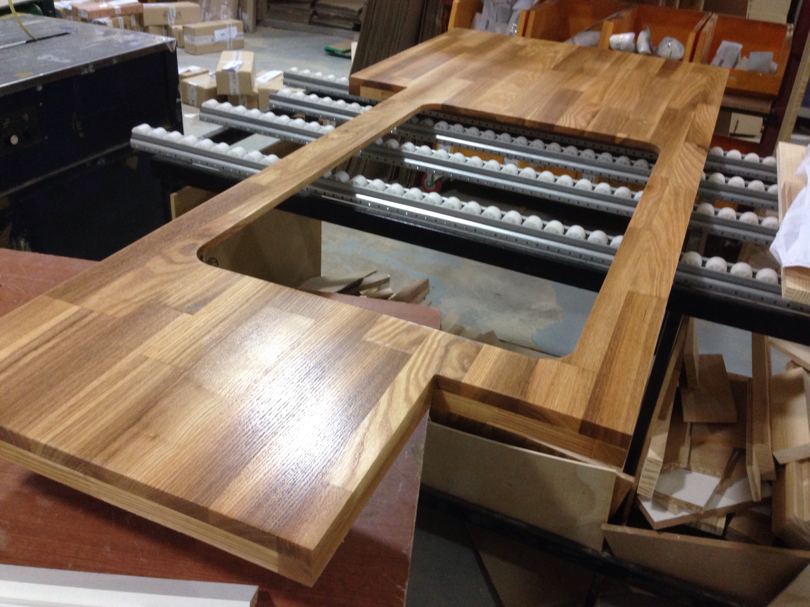 정성스럽게 만들어낸 제품들이 내일이면 삼삼오오 고객들에게 전달이 되겠네요.