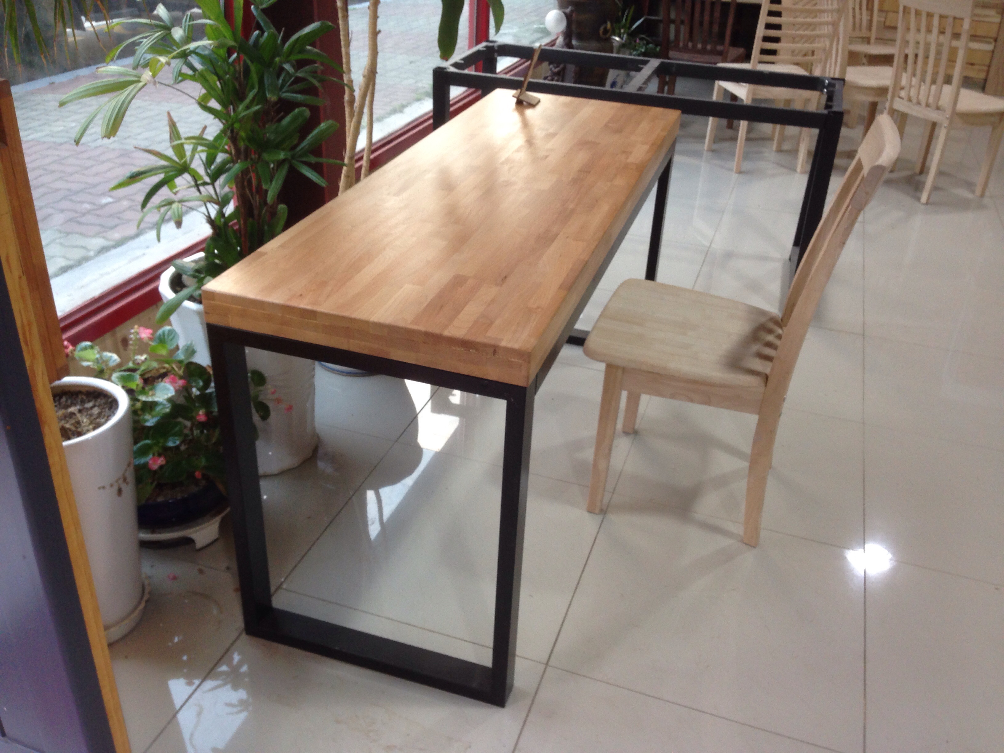 철천지 철재 테이블 20세트 판매가 완료 되었습니다.