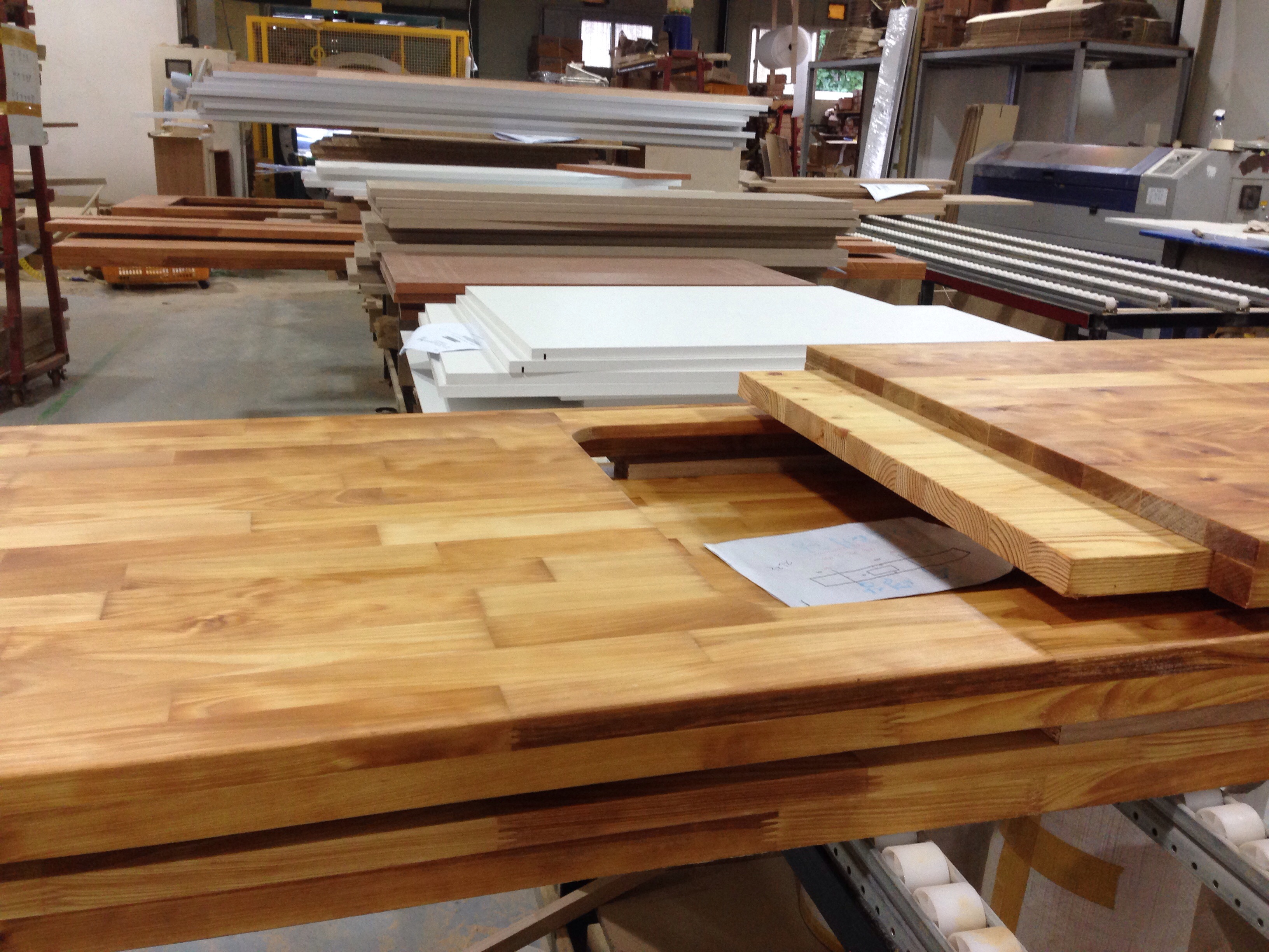 용달차, 화물택배,택배로 출고 할수 있는 방법을 총동원하고 있습니다.