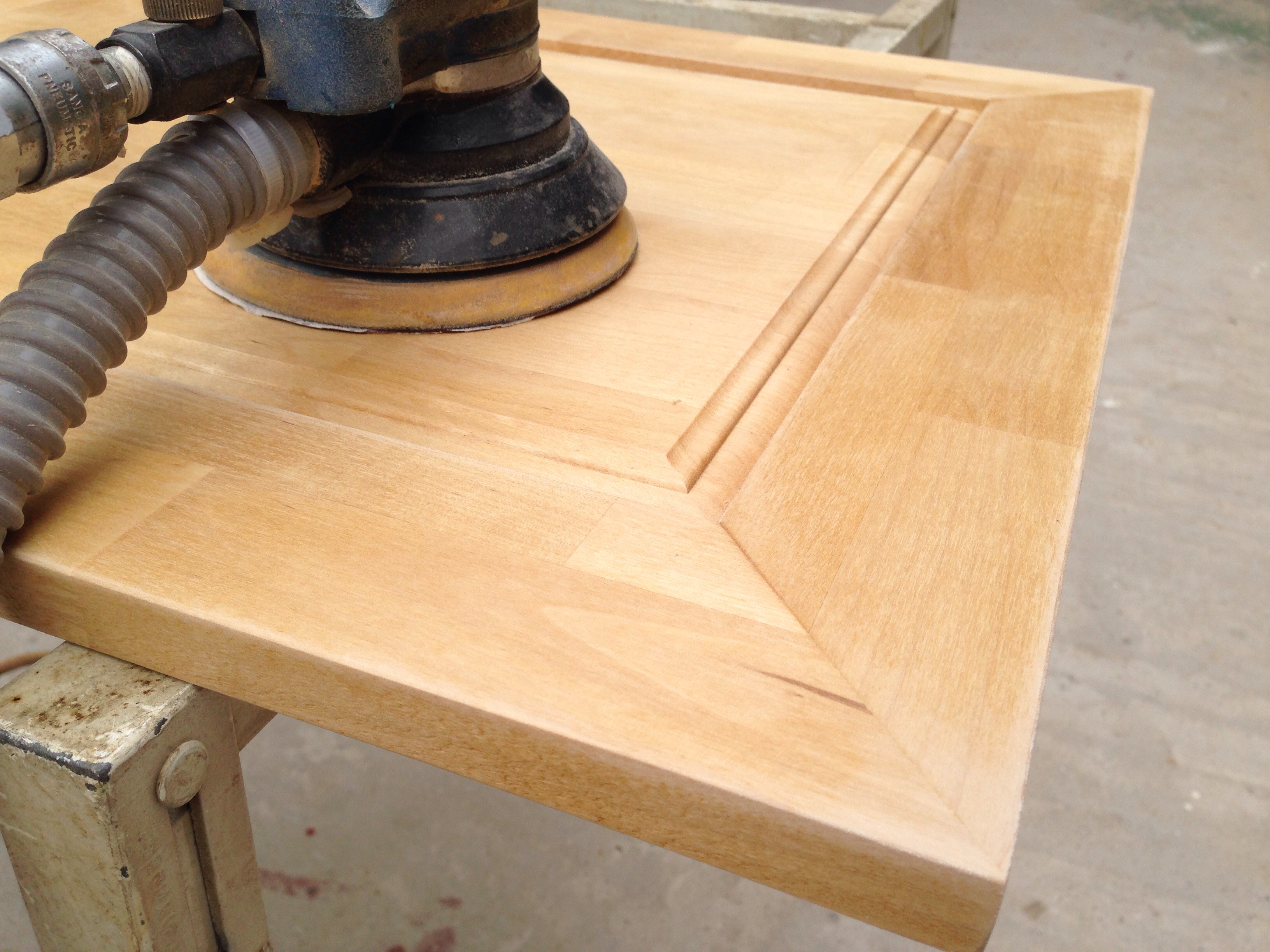 철천지 하드우드 원목 싱크대 문짝 입니다.