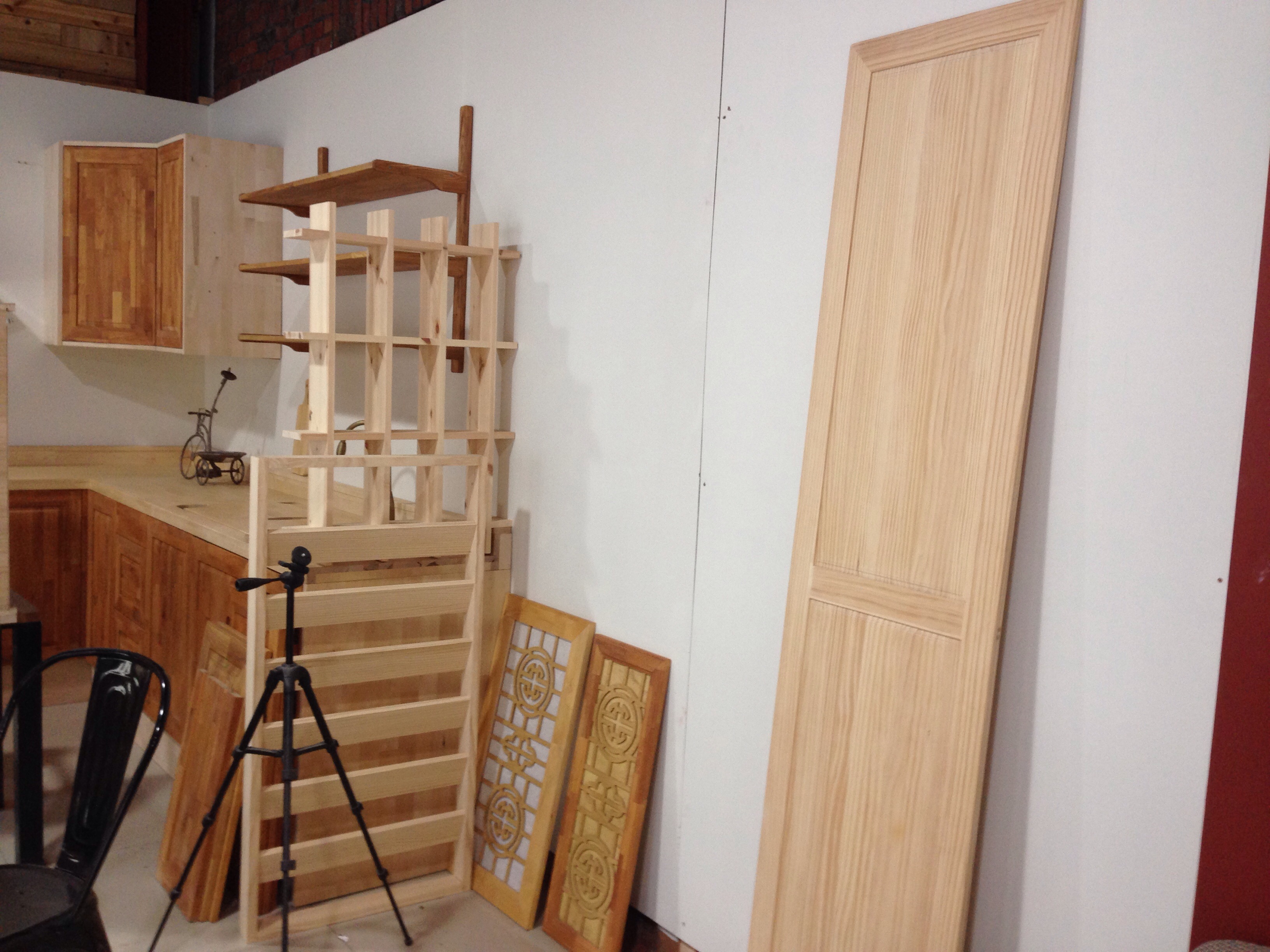 하이엔드 원목 생활가구를 만들어 나가고 있습니다.